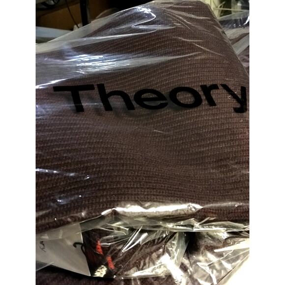 Theory NEW Originally $195 Wendel Ribbed Merino Wool Stripe Trim Scarf Burgundy - Picture 4 of 6